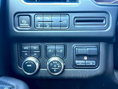 Used 2022 GMC Yukon AT4 w/ Max Trailering Package image 36