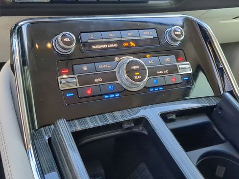 Used 2023 Lincoln Navigator L Black Label image 18