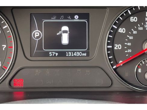 Used 2018 Kia Sorento LX image 38