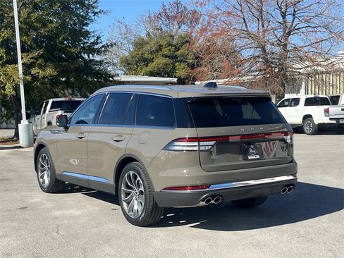 New 2026 Lincoln Aviator Reserve w/ Luxury Package image 3