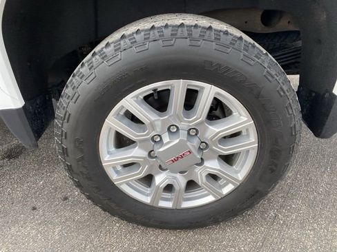 Used 2024 GMC Sierra 2500 SLT w/ SLT Premium Package image 14