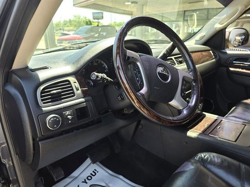 Used 2011 GMC Yukon Denali image 9