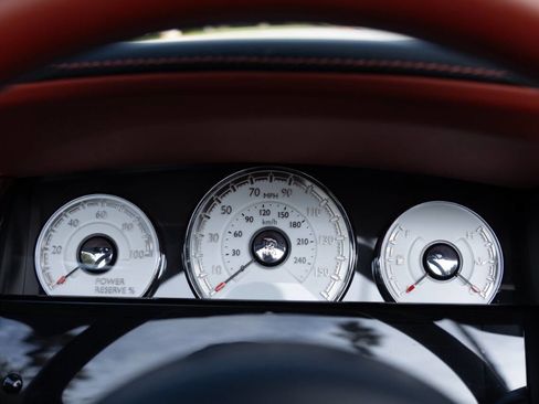 Used 2019 Rolls-Royce Dawn image 62