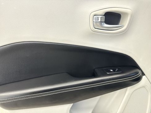 Used 2019 Jeep Compass Latitude w/ Popular Equipment Group image 31