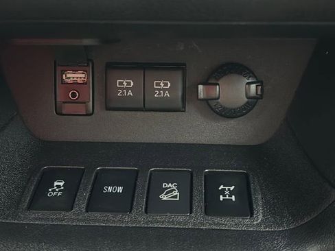 Used 2018 Toyota Highlander XLE w/ Protection Package #3 AWD/4WD image 57