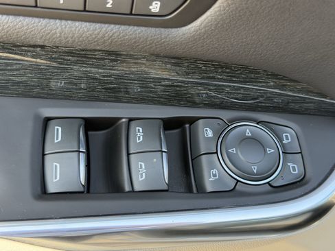 Certified 2023 Cadillac XT4 Premium Luxury image 18