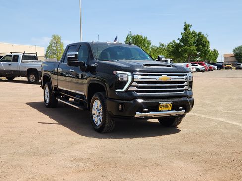 Used 2024 Chevrolet Silverado 2500 High Country AWD/4WD image 4