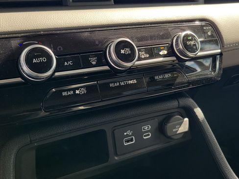 Certified 2023 Honda Pilot EX-L image 30