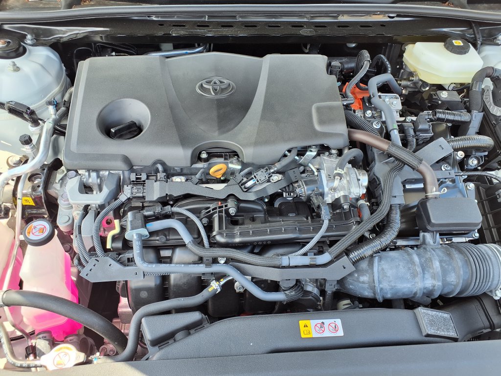 Used 2025 Toyota Camry LE FWD image 38