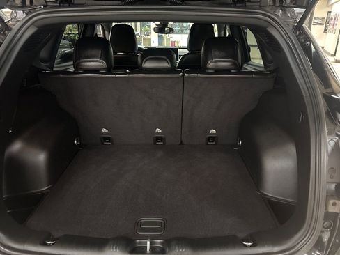 Used 2023 Jeep Compass Latitude image 29