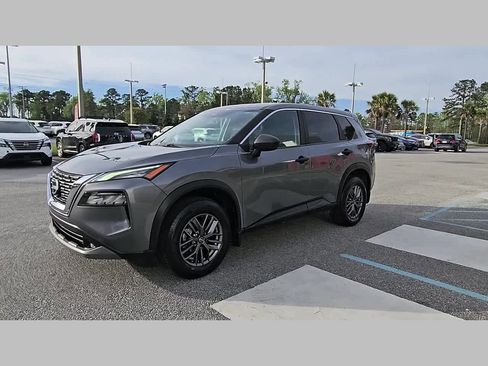 Used 2023 Nissan Rogue S image 23