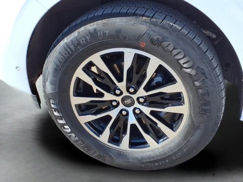 Used 2025 Ford Expedition Max Platinum image 22