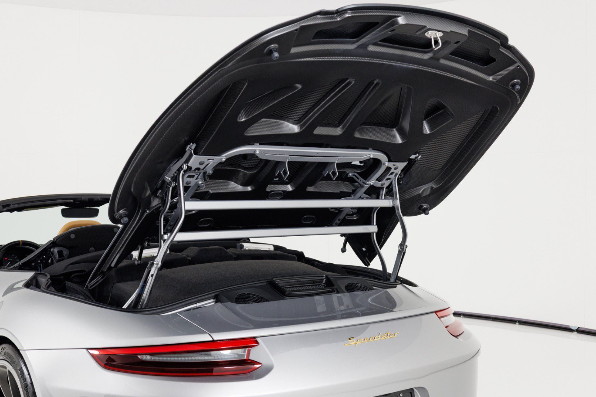 Used 2019 Porsche 911 Speedster RWD image 52