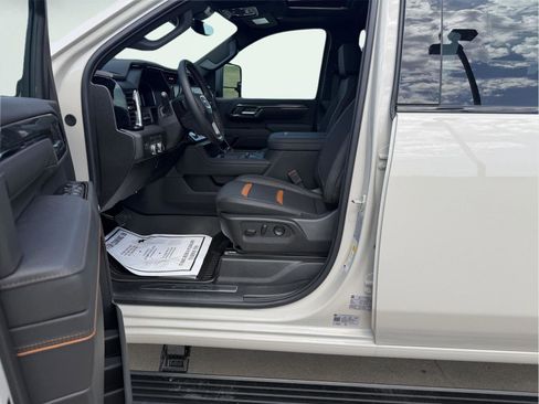 New 2026 GMC Sierra 2500 AT4 w/ AT4 Premium Plus Package AWD/4WD image 11