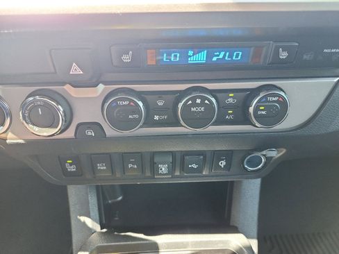 Used 2023 Toyota Tacoma Limited w/ Nightshade Package AWD/4WD image 21