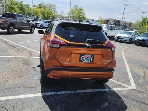 Used 2024 Nissan Kicks SR w/ SR Premium Package FWD image 11