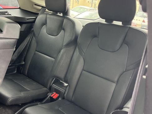Used 2020 Volvo XC90 T6 Momentum image 12
