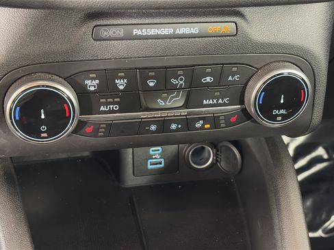 Used 2023 Ford Escape ST-Line image 21