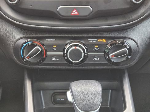 Certified 2025 Kia Soul LX w/ LX Technology Package FWD image 21