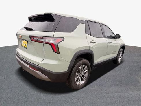 Used 2025 Chevrolet Equinox LT AWD/4WD image 3