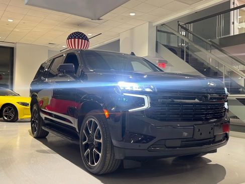 Used 2023 Chevrolet Tahoe RST image 3