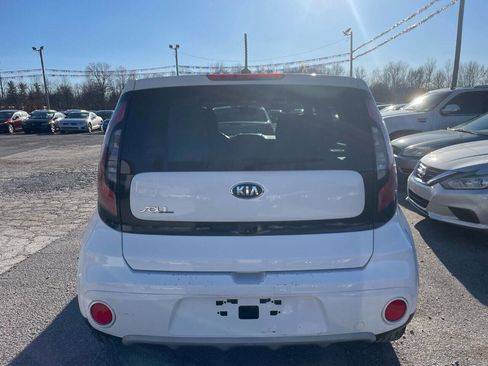 Used 2019 Kia Soul + image 5