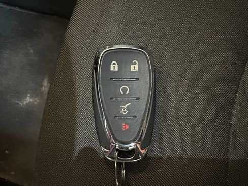 Used 2021 Chevrolet Equinox LT AWD/4WD image 17