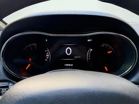 Used 2015 Jeep Grand Cherokee Altitude image 41