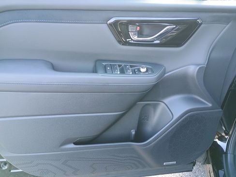 Certified 2025 Subaru Forester Limited image 11