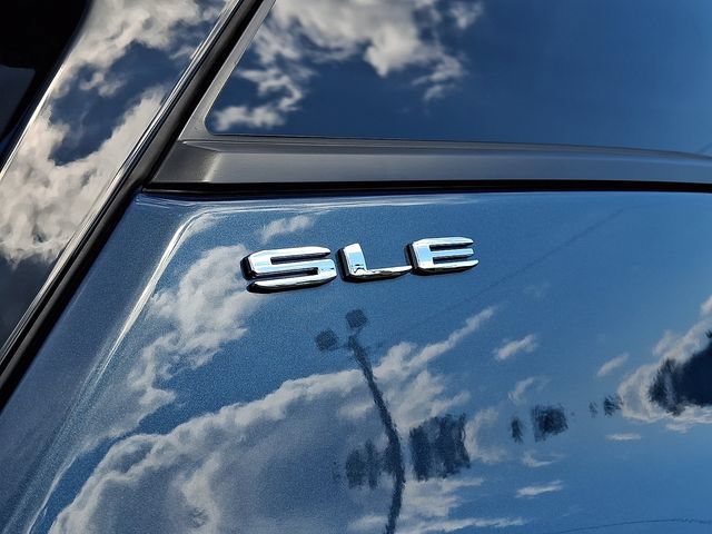 Used 2024 GMC Terrain SLE w/ Driver Convenience Package AWD/4WD image 33