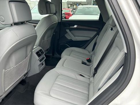 Used 2023 Audi Q5 2.0T Premium Plus w/ Premium Plus Package image 5