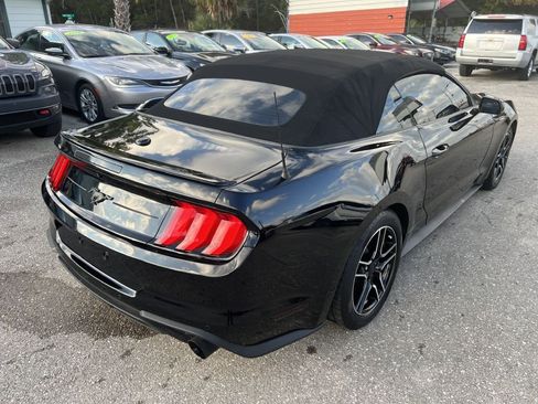 Used 2018 Ford Mustang Premium image 5