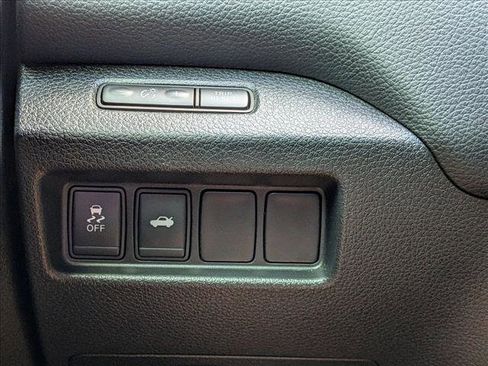 Used 2014 Nissan Altima 2.5 SV w/ Convenience Package image 10