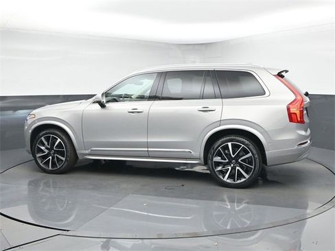 Used 2023 Volvo XC90 B6 Plus image 5
