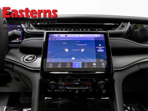Used 2023 Jeep Grand Cherokee 4WD 4xe image 12