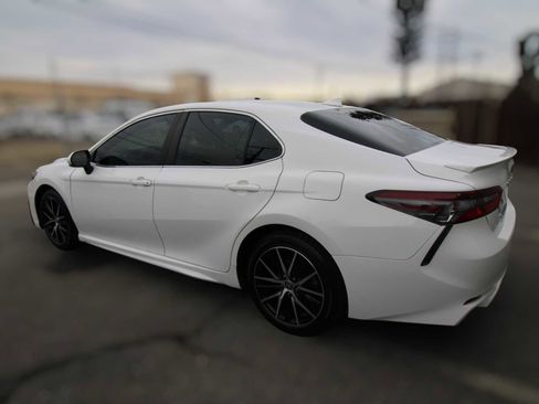 Used 2023 Toyota Camry SE image 16