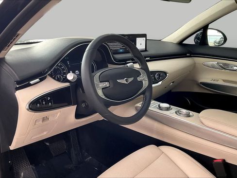 Used 2023 Genesis GV70 2.5T w/ Select Package AWD/4WD image 18