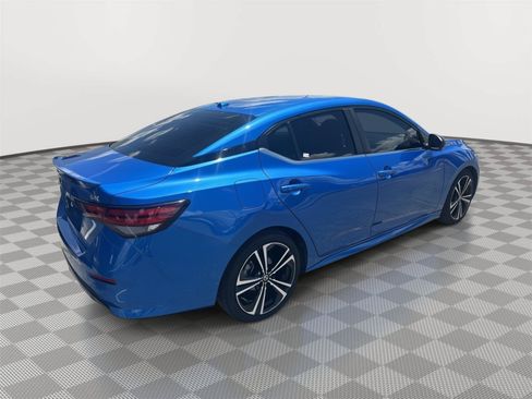 Used 2022 Nissan Sentra SR w/ SR Premium Package FWD image 5
