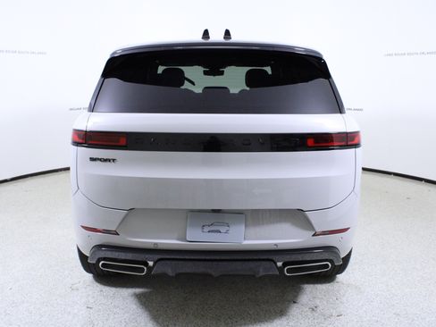 New 2026 Land Rover Range Rover Sport Dynamic SE AWD/4WD image 6