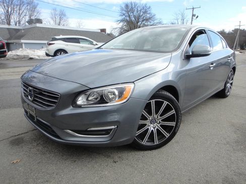Used 2018 Volvo S60 T5 Inscription image 20