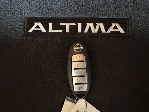 Used 2023 Nissan Altima 2.5 SR w/ SR Premium Package FWD image 32