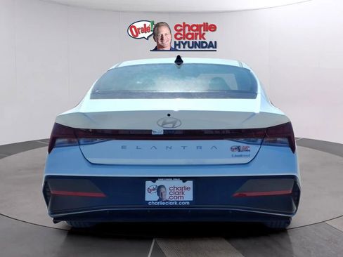New 2026 Hyundai Elantra Limited FWD image 4