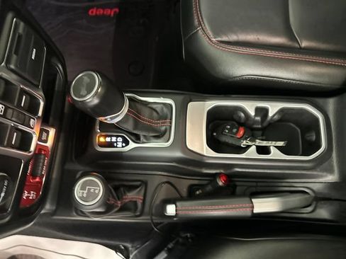 Certified 2020 Jeep Wrangler Unlimited Rubicon AWD/4WD image 32