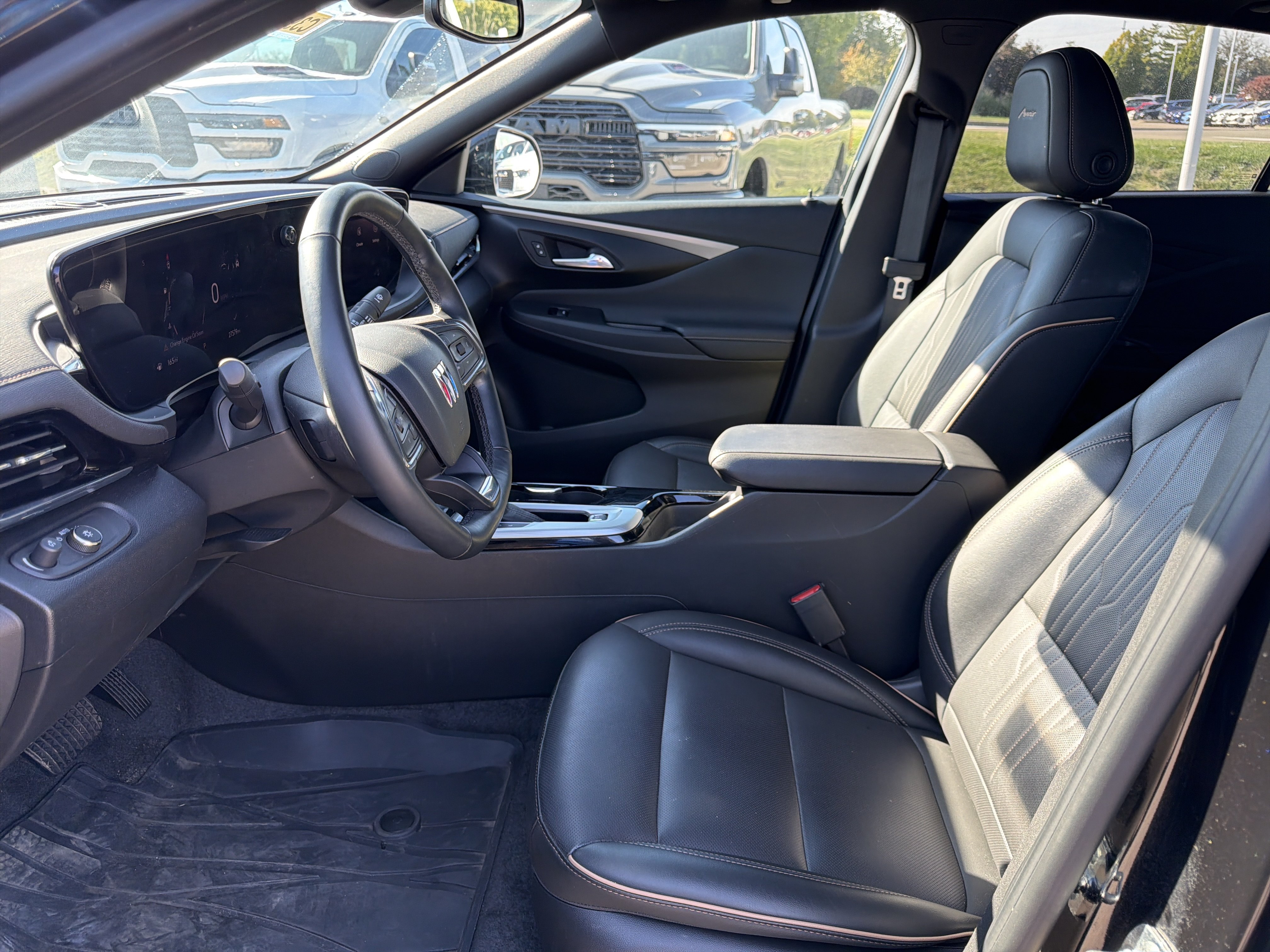 Used 2025 Buick Envista Avenir FWD image 14