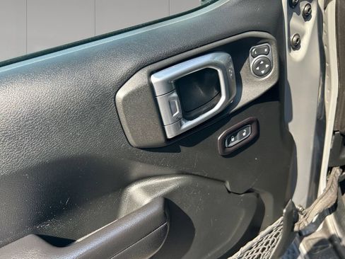 Used 2018 Jeep Wrangler Sport AWD/4WD image 11