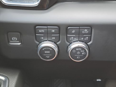 Certified 2023 GMC Sierra 1500 Denali image 24