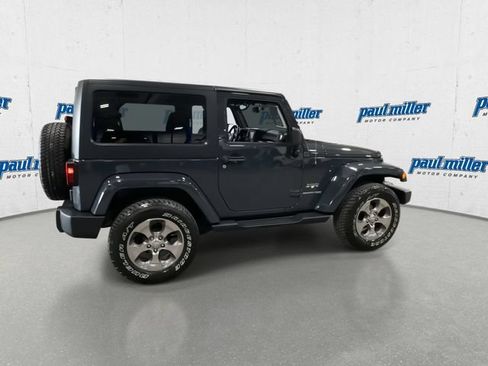 Used 2018 Jeep Wrangler Sahara w/ Connectivity Group AWD/4WD image 12