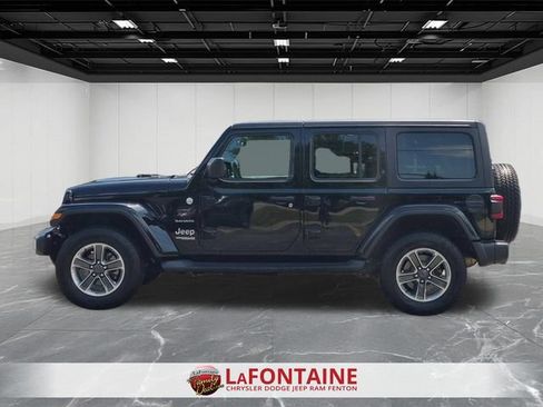 Used 2019 Jeep Wrangler Unlimited Sahara AWD/4WD image 2