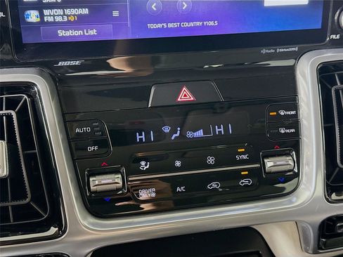 Used 2023 Kia Sorento SX Prestige image 16