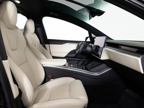 Used 2023 Tesla Model X Plaid image 31